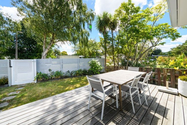 Photo of property in 75 Ruamahanga Crescent, Terrace End, Palmerston North, 4410