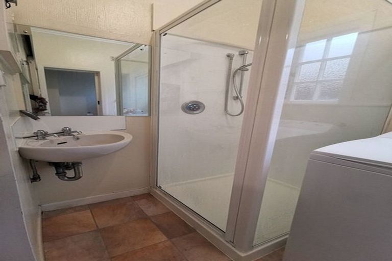 Photo of property in 1/17 Clifton Terrace, Kelburn, Wellington, 6012