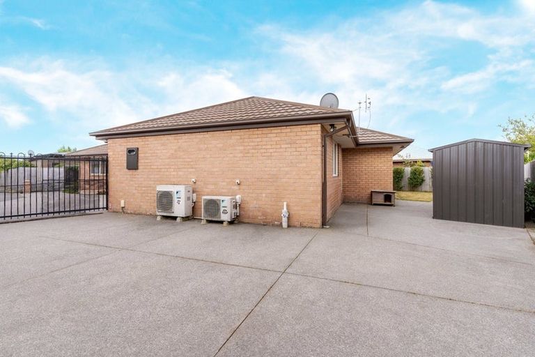 Photo of property in 27 Carradale Avenue, Broomfield, Christchurch, 8042