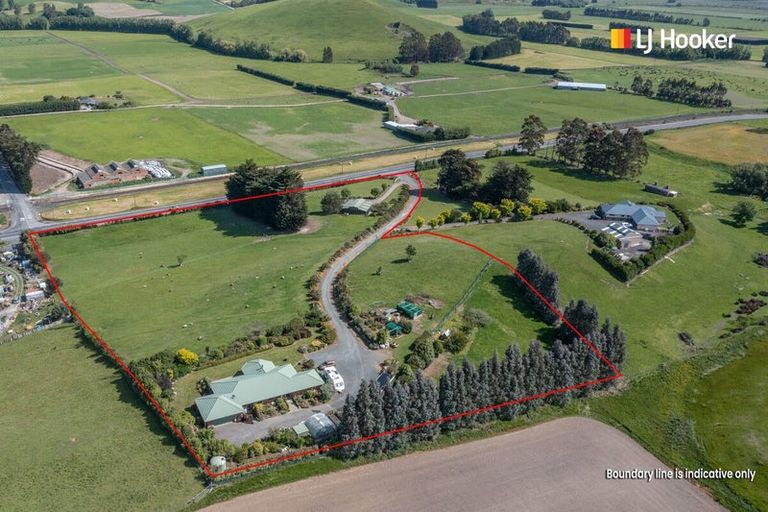 Photo of property in 756 Waihola Highway, Clarendon, Outram, 9073