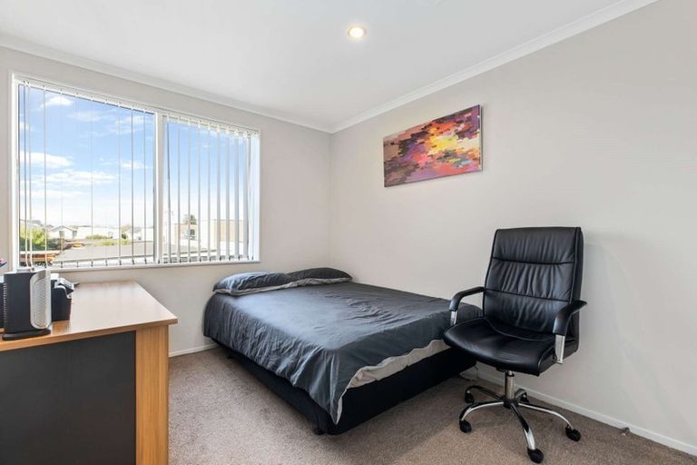 Photo of property in 33 Popokatea Drive, Takanini, 2112