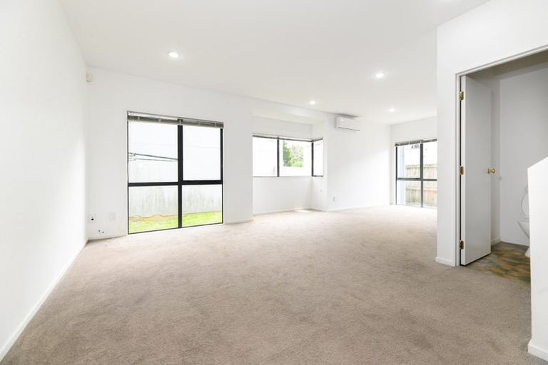 Photo of property in 3 Sun Place, Henderson, Auckland, 0612