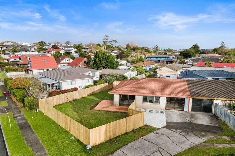 Photo of property in 2/60 Cherry Road, Bucklands Beach, Auckland, 2014