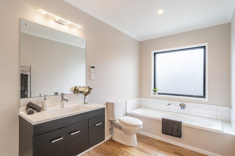 Photo of property in 19 Te Kaeaea Crescent, Wallaceville, Upper Hutt, 5018