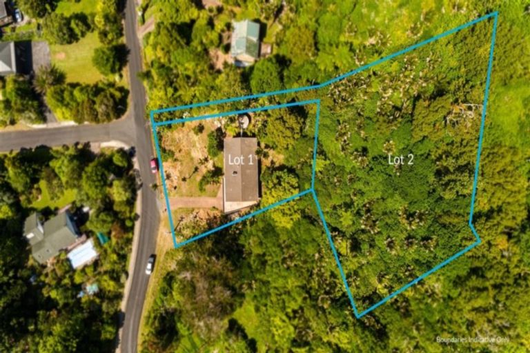 Photo of property in 5 Bush Road, Waiatarua, Auckland, 0604