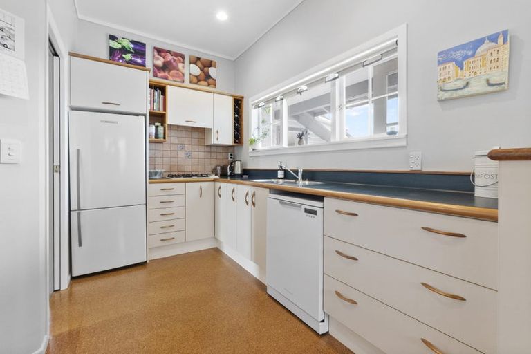 Photo of property in 3 Saint Olpherts Avenue, Hamilton East, Hamilton, 3216