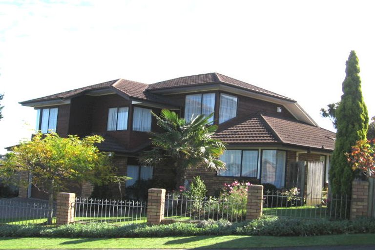 Photo of property in 5 Sharples Place, Somerville, Auckland, 2014