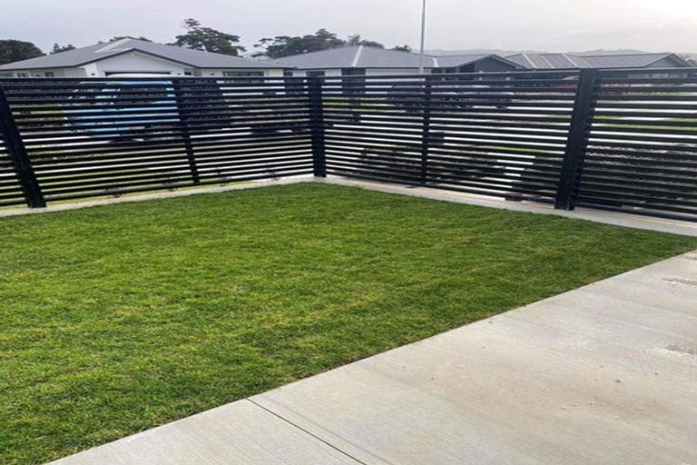 Photo of property in 17 Castletown Street, Wallaceville, Upper Hutt, 5018