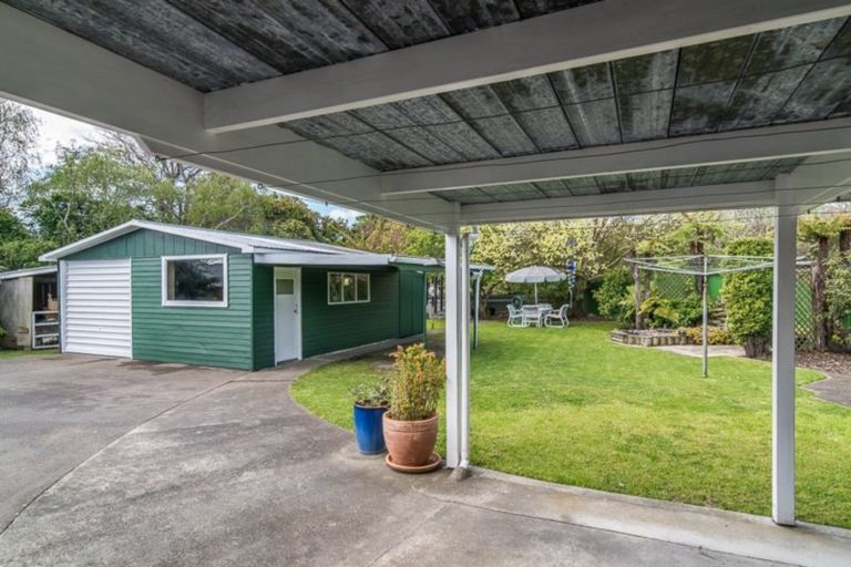 Photo of property in 311 Te Moana Road, Waikanae, 5036