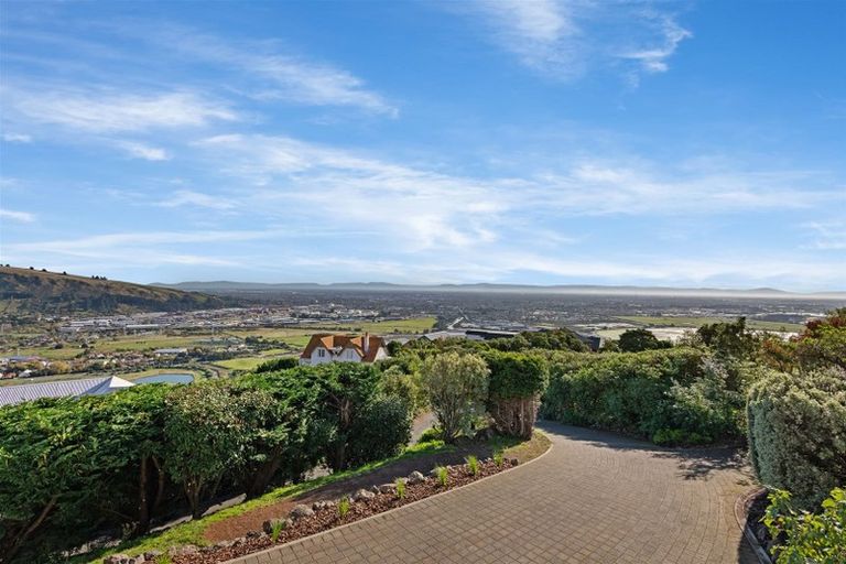 Photo of property in 210 Cannon Hill Crescent, Mount Pleasant, Christchurch, 8081