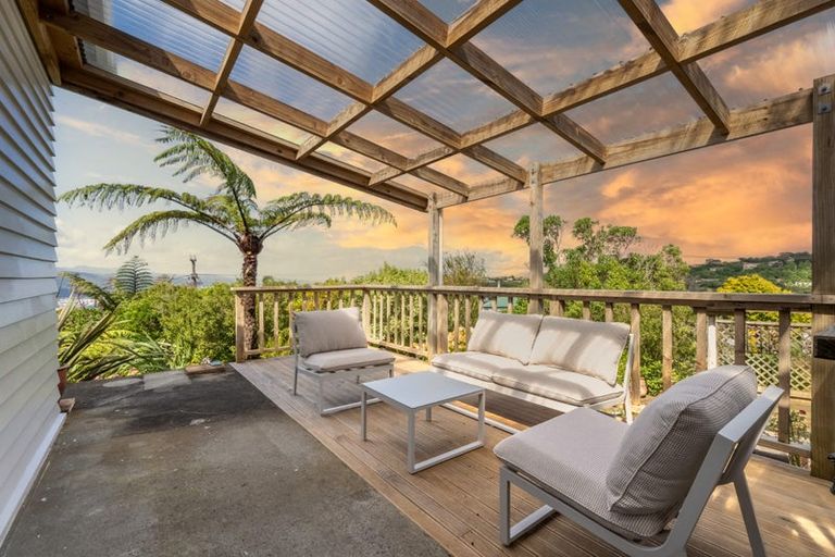 Photo of property in 34 Poto Road, Normandale, Lower Hutt, 5010