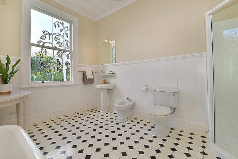 Photo of property in 14 Nelson Street, Helensville, 0800