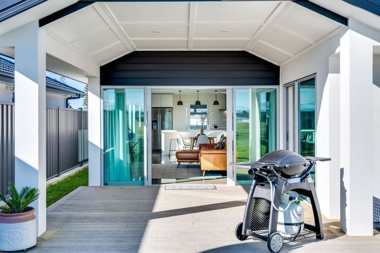 Photo of property in 3 Aparima Place, Awatoto, Napier, 4110