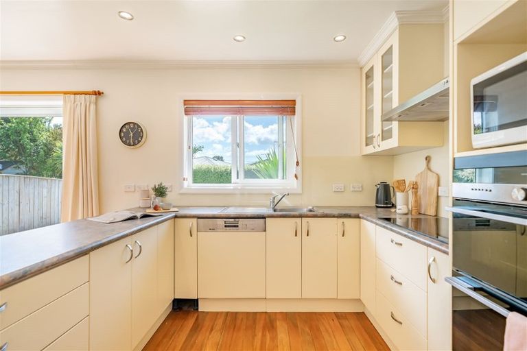 Photo of property in 28 Kashmir Avenue, Clouston Park, Upper Hutt, 5018