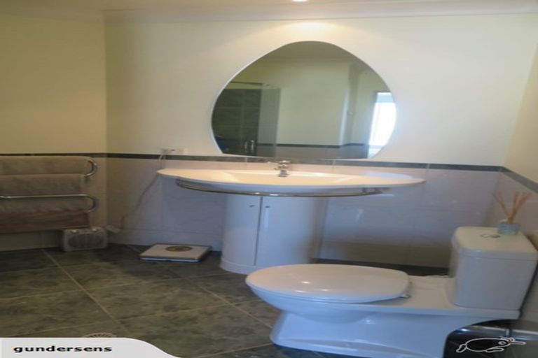 Photo of property in 9/5b Kent Terrace, Mount Victoria, Wellington, 6011