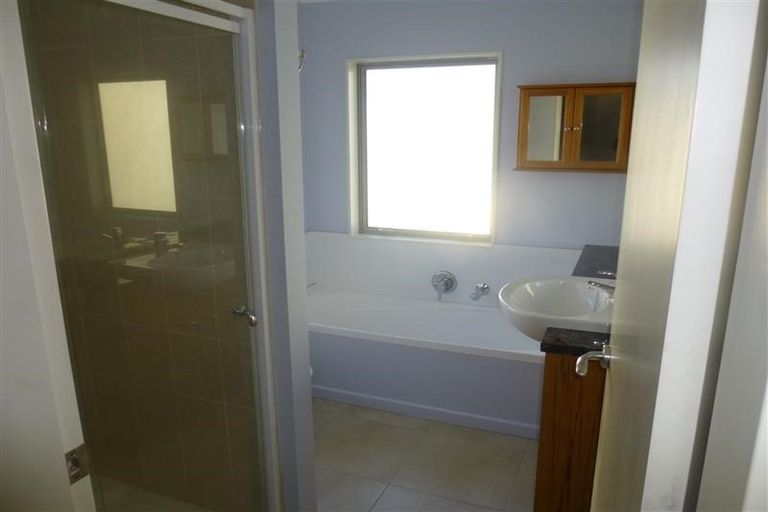 Photo of property in 17/15 Roxburgh Street, Mount Victoria, Wellington, 6011