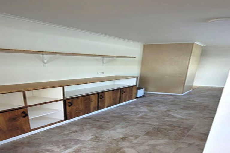 Photo of property in 8 Kitchener Terrace, Moturoa, New Plymouth, 4310