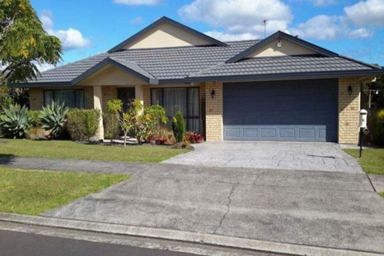 Photo of property in 18 Brittany Drive, Henderson, Auckland, 0612