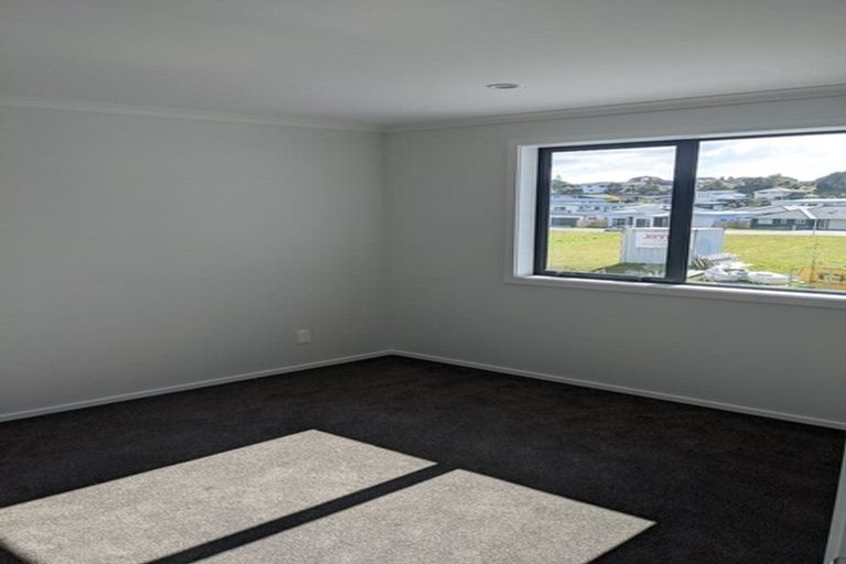 Photo of property in 1b Breakwater Way, Whitby, Porirua, 5024