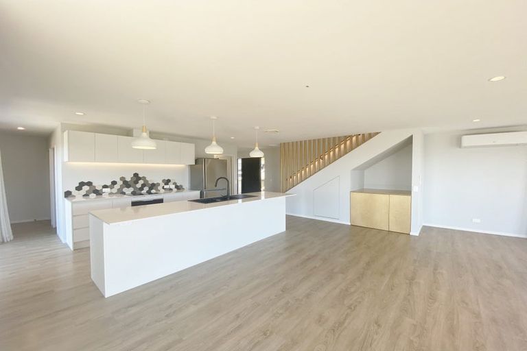 Photo of property in 15 Parkridge Place, Mount Pleasant, Christchurch, 8081