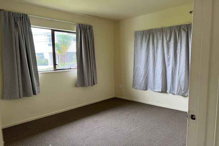 Photo of property in 2/17 Park Road, Glenfield, Auckland, 0629