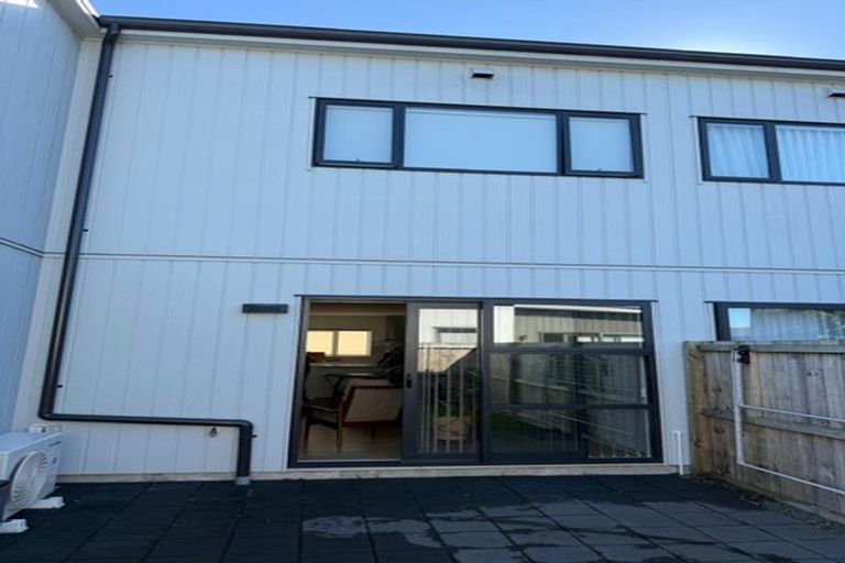 Photo of property in 8 Kitea Place, Mangere, Auckland, 2022