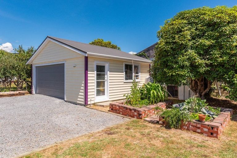 Photo of property in 46 Sylvan Avenue, Waikanae, 5036