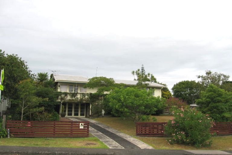Photo of property in 7 Lyford Crescent, Sunnynook, Auckland, 0620