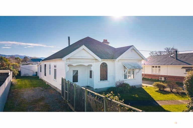 Photo of property in 12 Harris Street, Waimate, 7924
