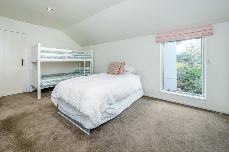 Photo of property in 1 Briar Bank Drive, Wanaka, 9305