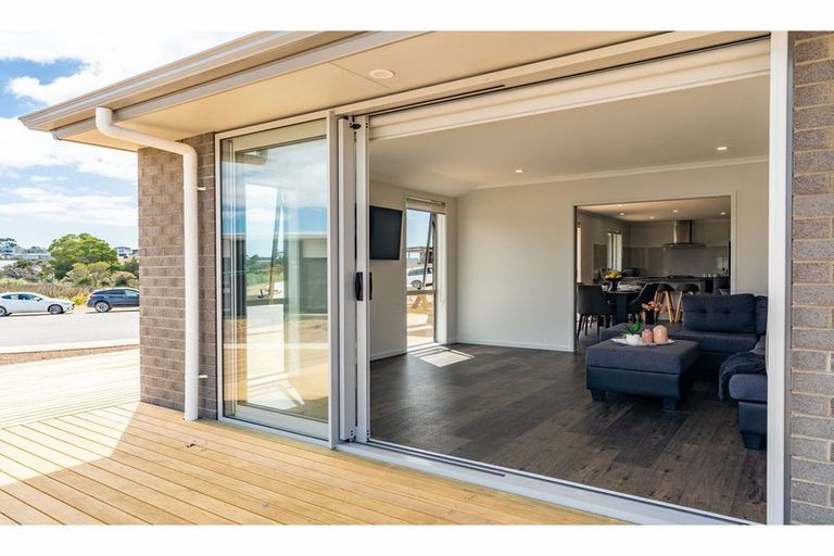 Photo of property in 26 Northcoast Place, Mangawhai Heads, Mangawhai, 0505