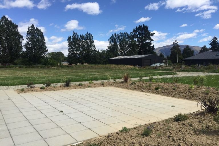 Photo of property in 7 Loach Road, Hawea Flat, Wanaka, 9382