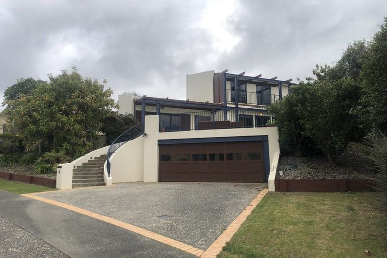 Photo of property in 4 Betty Watt Grove, Riverstone Terraces, Upper Hutt, 5018