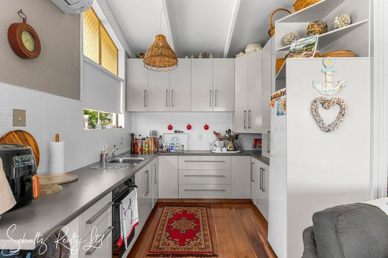 Photo of property in 9 Sandy Beach Road, Tinopai, Matakohe, 0593