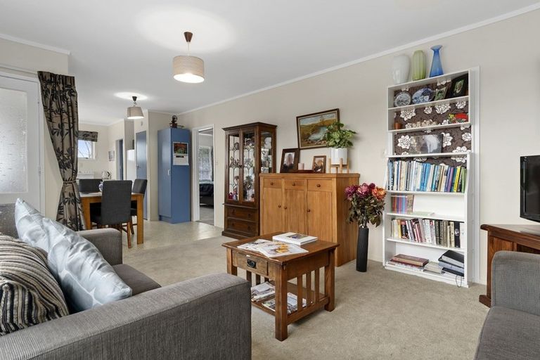 Photo of property in 140 Kingswood Road, Brookfield, Tauranga, 3110