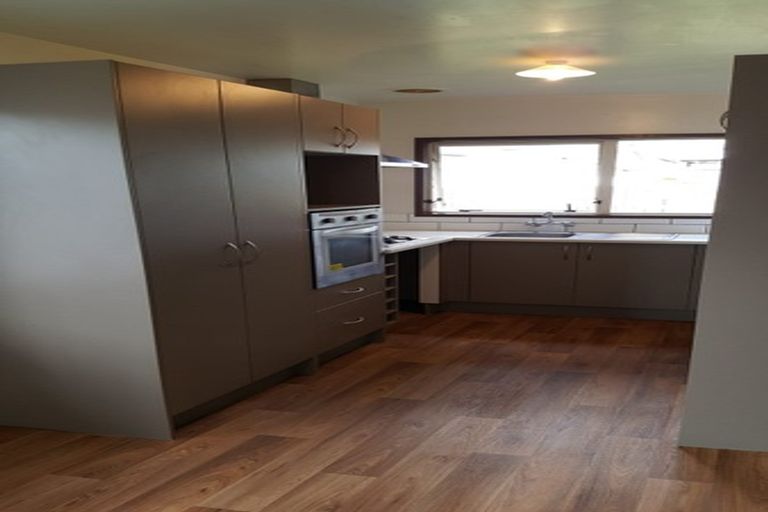 Photo of property in 2/20 Glenlea Place, Flat Bush, Auckland, 2019