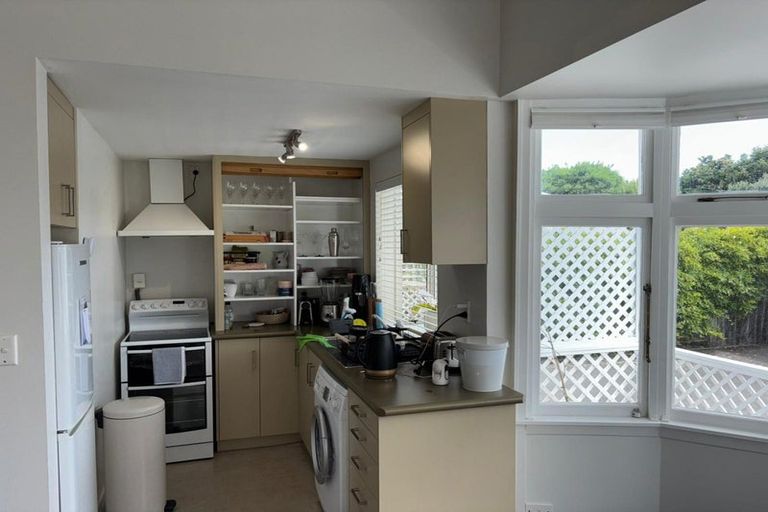 Photo of property in 2/14 Oroua Street, Eastbourne, Lower Hutt, 5013