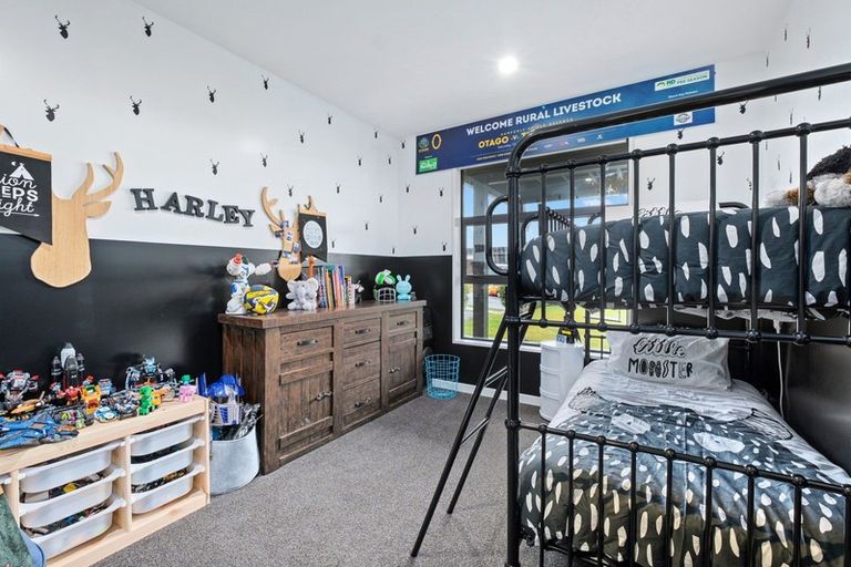 Photo of property in 8 Edgewood Place, Wanaka, 9305