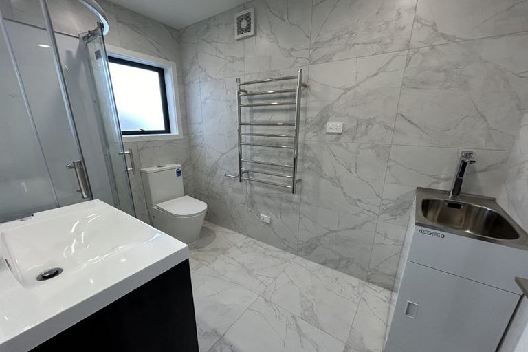 Photo of property in 338 Triangle Road, Massey, Auckland, 0614