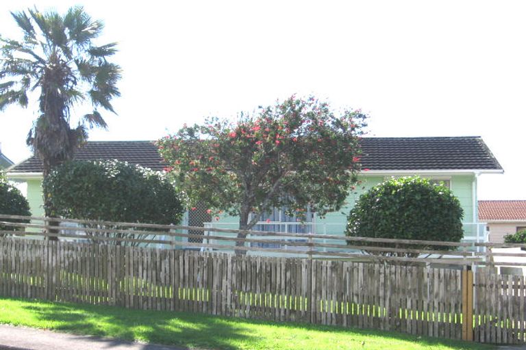 Photo of property in 8 Parma Place, Henderson, Auckland, 0612