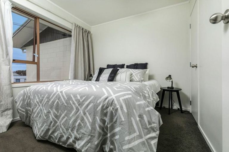 Photo of property in 1/744 Te Atatu Road, Te Atatu Peninsula, Auckland, 0610