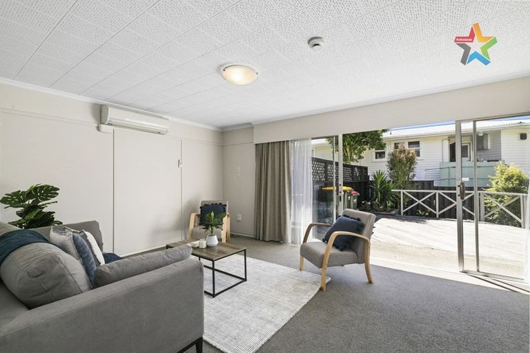 Photo of property in 6 Holborn Drive, Stokes Valley, Lower Hutt, 5019