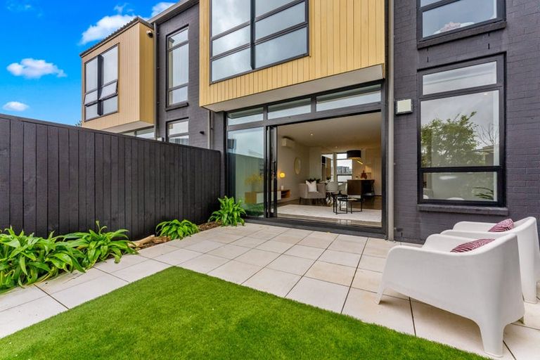 Photo of property in 254 Hobsonville Point Road, Hobsonville, Auckland, 0616