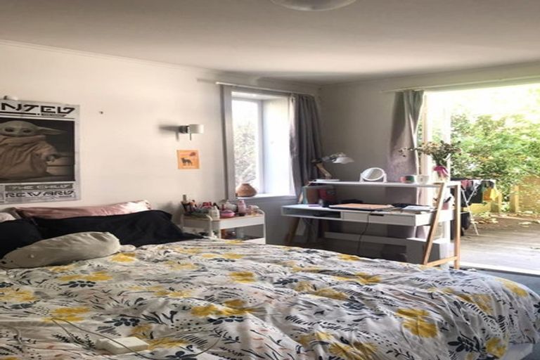 Photo of property in 1 Hadfield Terrace, Kelburn, Wellington, 6012