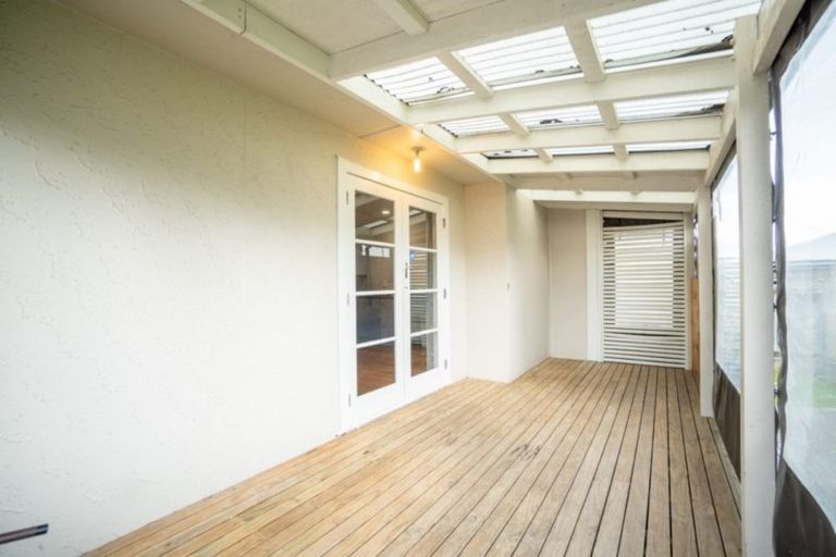 Photo of property in 653 Featherston Street, Roslyn, Palmerston North, 4414