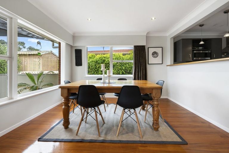 Photo of property in 6 Red Bluff Rise, Campbells Bay, Auckland, 0630