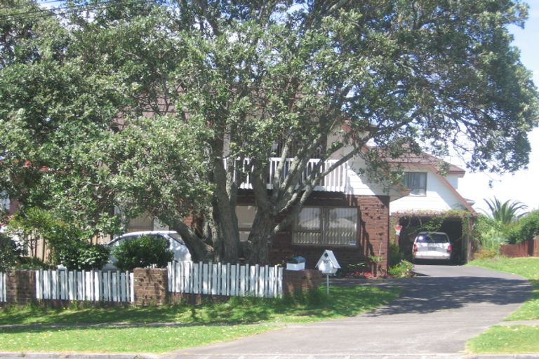 Photo of property in 2/60 Raleigh Road, Northcote, Auckland, 0627