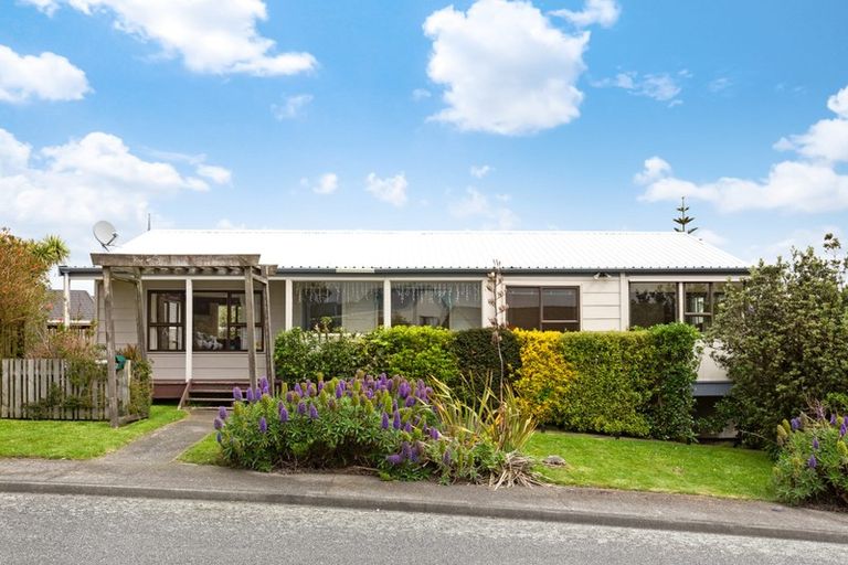 Photo of property in 12 Dominica Crescent, Grenada Village, Wellington, 6037