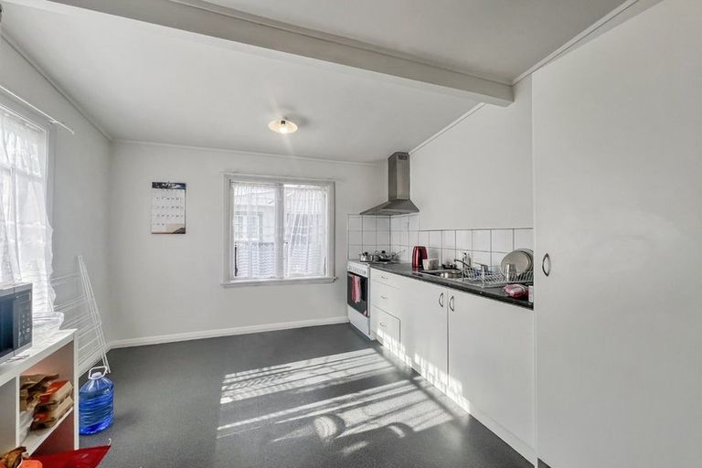 Photo of property in 124 Randwick Road, Moera, Lower Hutt, 5010