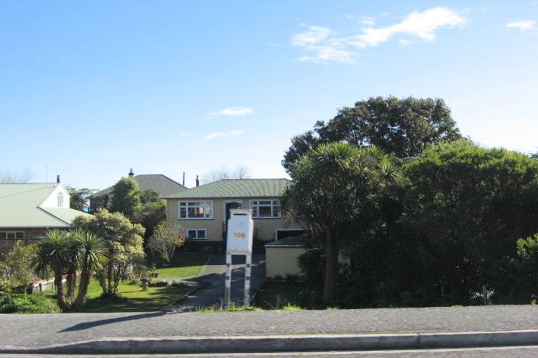 Photo of property in 106 Tasman Street, Karoro, Greymouth, 7805